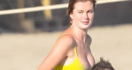 Ireland Baldwin’in plaj keyfi!