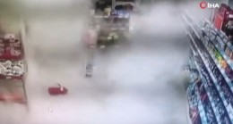Bursa’da yangın tüpü düştü, market toz bulutuyla kaplandı ..