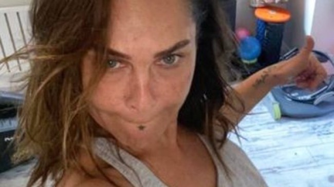 Hülya Avşar’dan makyajsız poz!